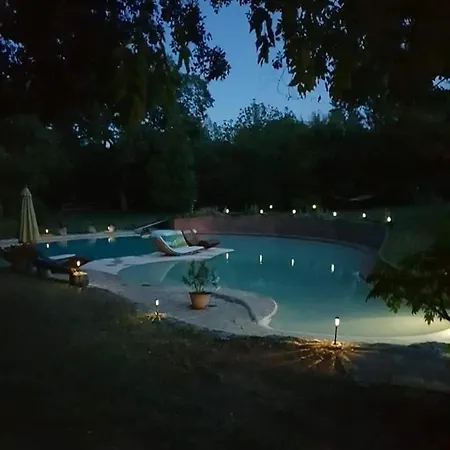 Le Fer En Cèze Bed & Breakfast 3*