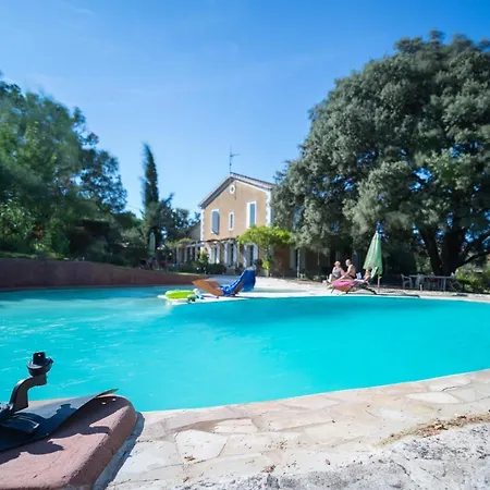 B&B Le Fer En Ceze 3*