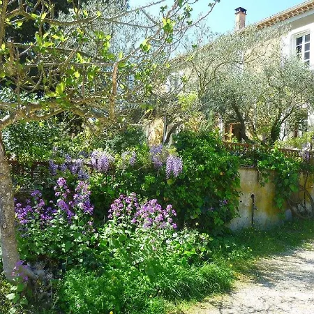 Le Fer En Ceze Bed & Breakfast 3*